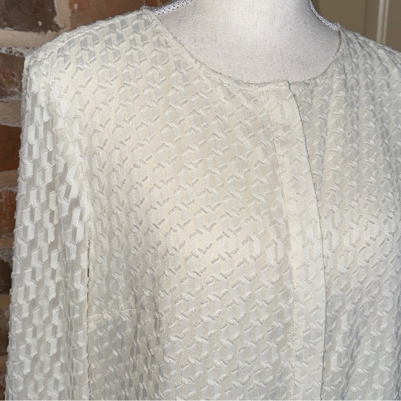 Talbots Sheer Cream Ivory White Chain Textured Top Lightweight Button Up Sz 8 - Picture 3 of 12